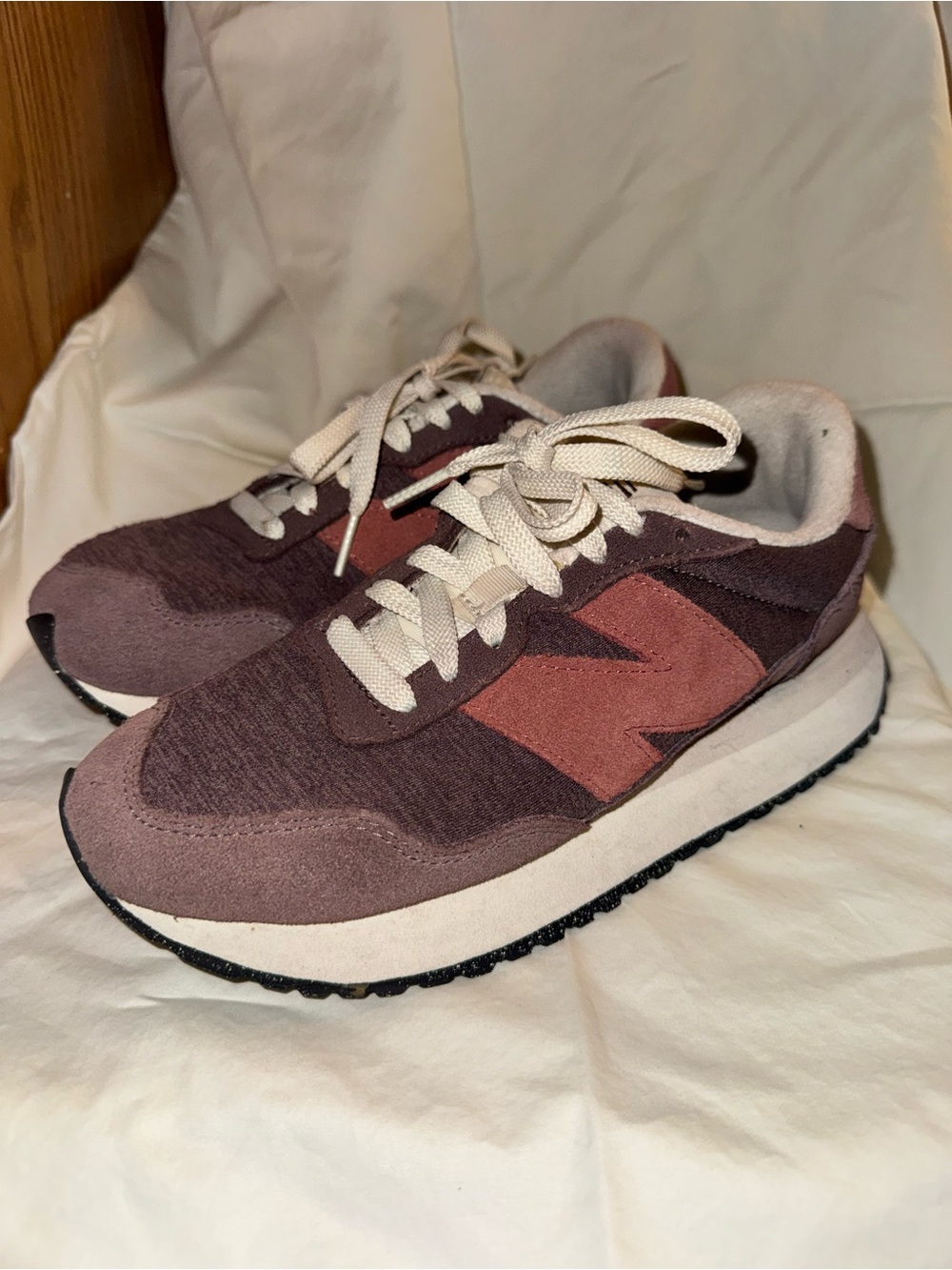 New Balance Retro Sneakers in Mauve and Dusty Rose